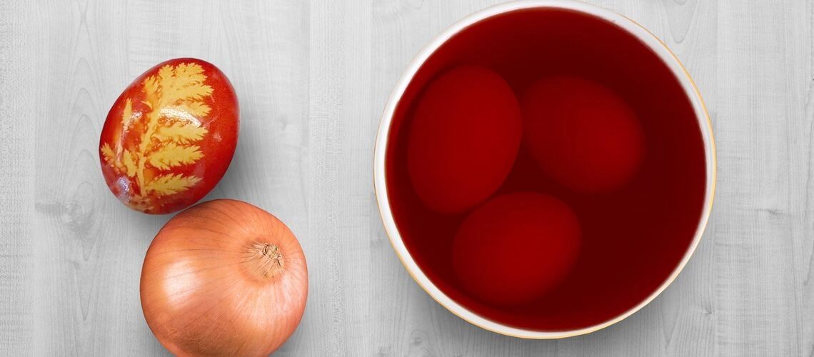 яйця в цибулинні