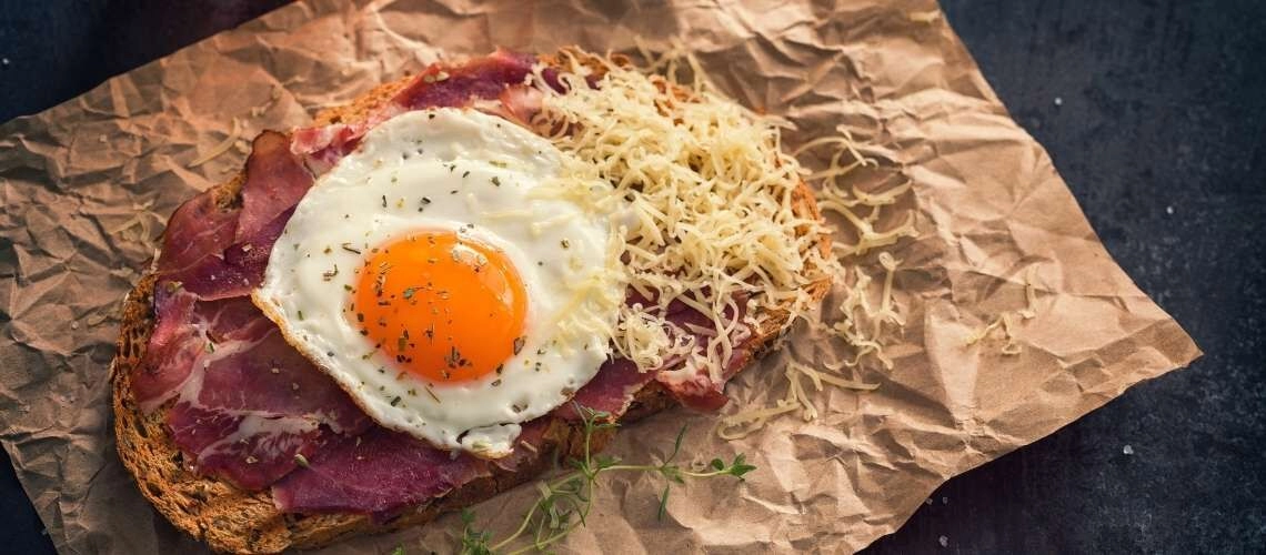 бутерброд с яйцом