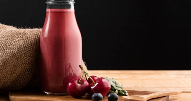 Вишневий гоголь-моголь з яйцем