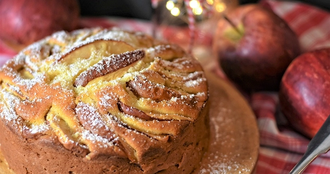 Яблучний пиріг в мультиварці Яблучний пиріг в мультиварці