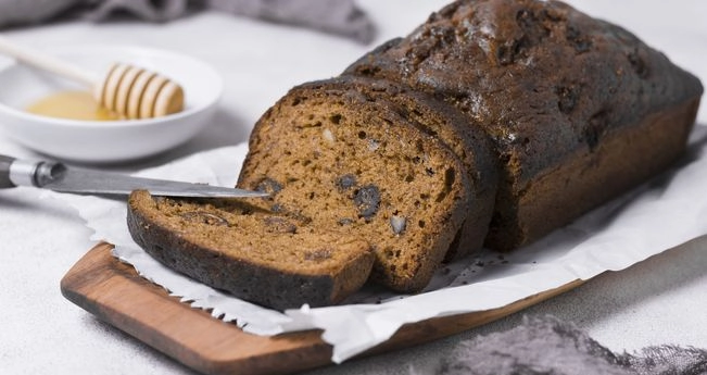 Рецепт медової коврижки на кефірі та вівсяних пластівцях