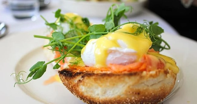 Яйца «Бенедикт»