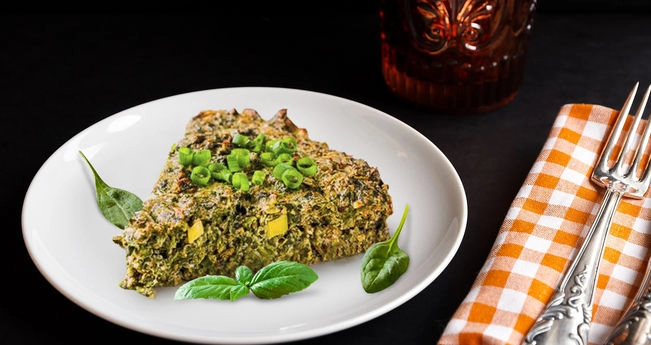 Запеканка из зелени с творогом и овсяными хлопьями Запеканка из зелени с творогом и овсяными хлопьями