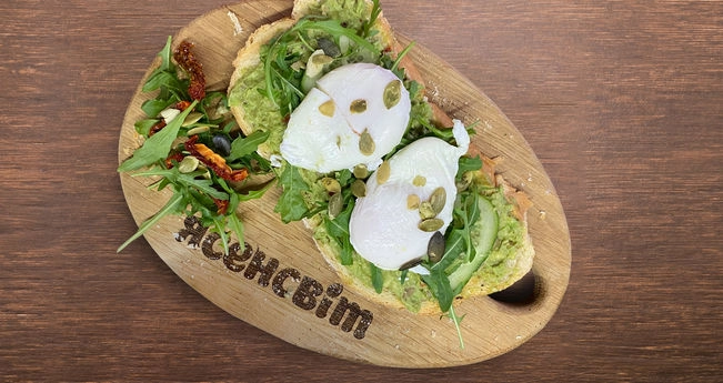 Авокадо-тост с яйцом пашот Авокадо-тост с яйцом пашот