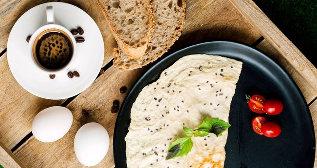 білковий омлет в мультиварці