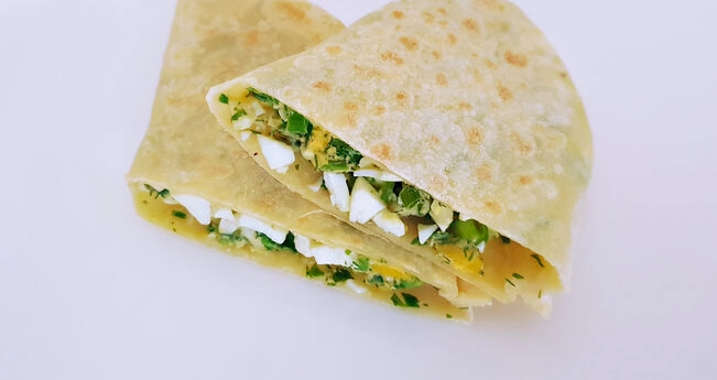 Пирожки с яйцом и зеленью по-азербайджански