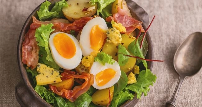 Картофельный салат с яйцами 