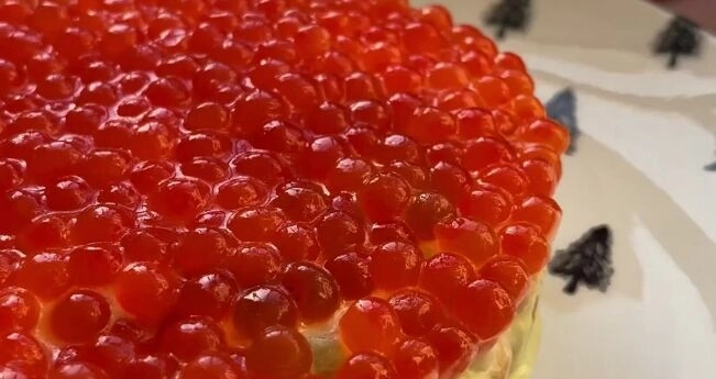 Салат на праздник с красной рыбой 